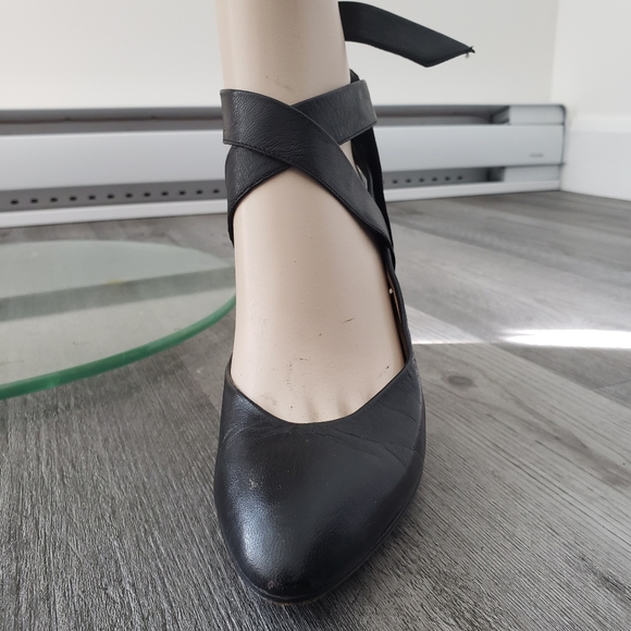 Vintage | Leather slingbacks with ankle wrap - Picture 5 of 10